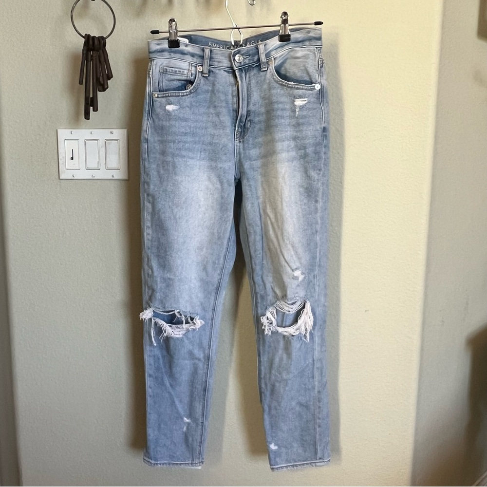 American Eagle Outfitters Light Blue Distressed Ankle Jeans